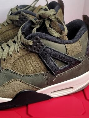 Nike AIR JORDAN 4 RETRO CRAFT SIZE 9M
